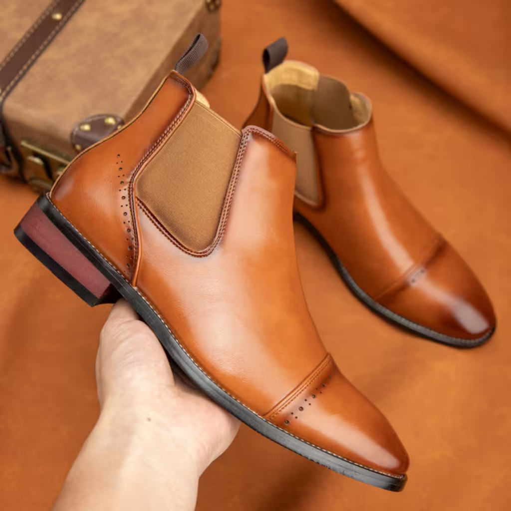 Botines Chelsea para hombre en marrón claro con acabado liso BUENZY
