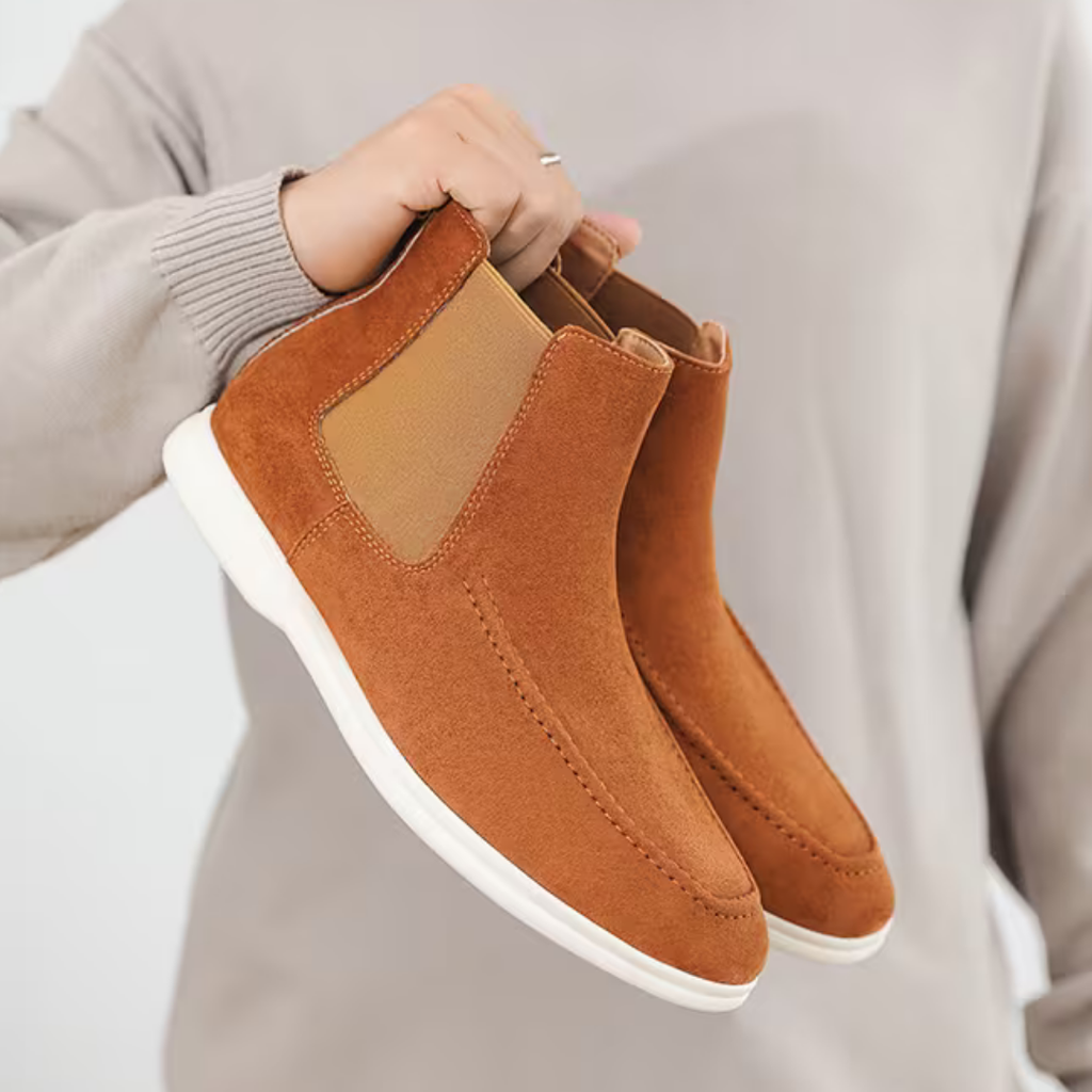 Botines Chelsea para hombre en marrón claro con suela blanca - BUENZY