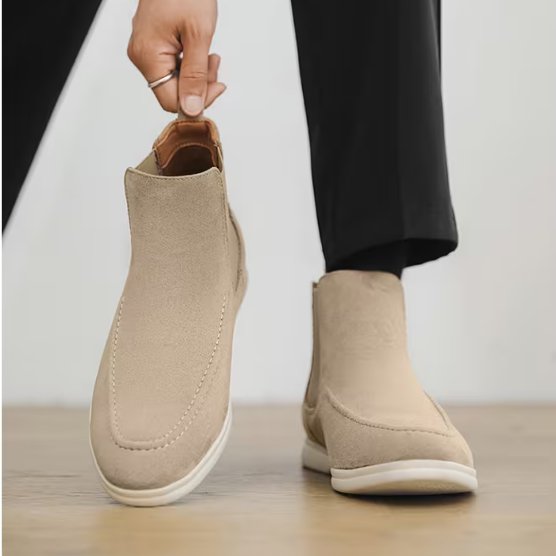 Botines Chelsea para hombre en beige claro con suela blanca